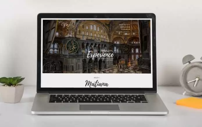 Matiana web sitesi projesini anlatan liste görseli, fotoğrafta Ayasofya Camii'nin içerisinden geniş açı perspektifle çekilmiş bir fotoğraf bulunmaktadır.